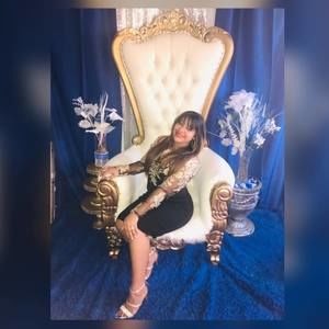 Meet your Posher, Isabel